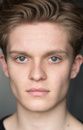 Том Глинн-Карни